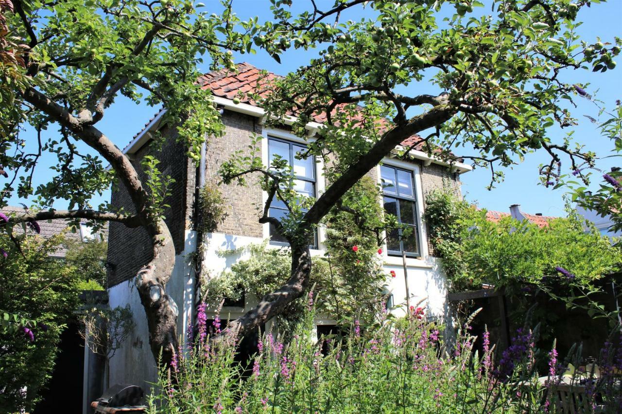 חאודה Apple Tree Cottage - Charming Home At Beautiful Canal In Our Idyllic Garden מראה חיצוני תמונה